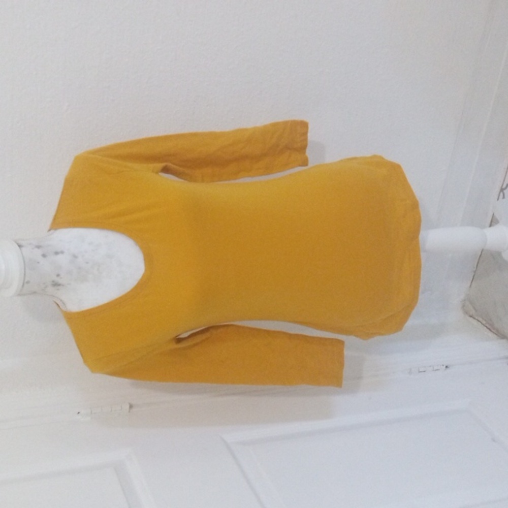 Yellow 3/4 length sleeve tee shirt